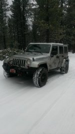 jeep snow 2.jpg