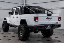 used-2020-jeep-gladiator-sport-8417-19430225-5-640.jpg