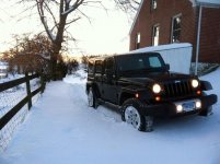 snow jeep.jpg