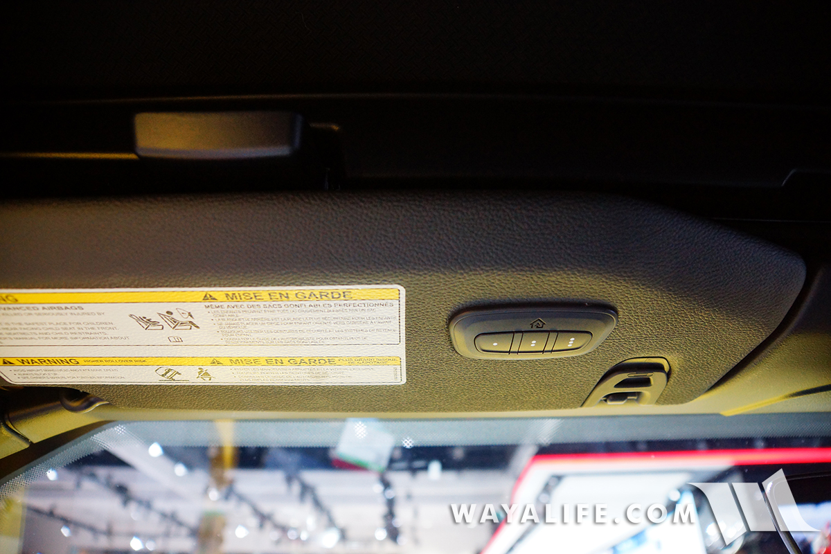 JL Wrangler garage door opener on sun visor